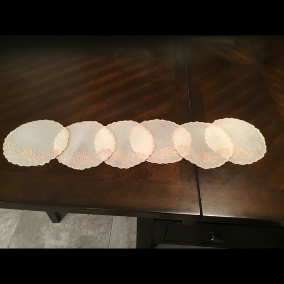 VINTAGE LUXURY SILK TABLECLOTH SETS FOR 6 - Picture 14 of 15